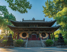 European bloggers stunned by nail-free miracle in China