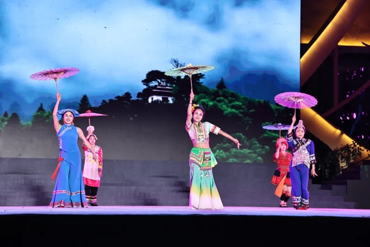 Yunnan’s Jinping county celebrates its founding