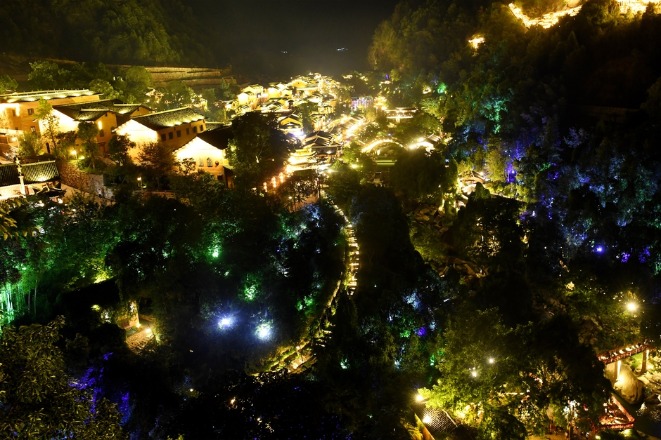 Wangxiangu Valley draws crowds with its stunning scenery