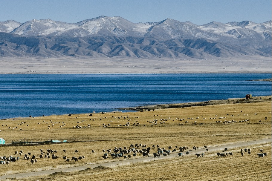 Protecting pristine NW China plateau lake from waste