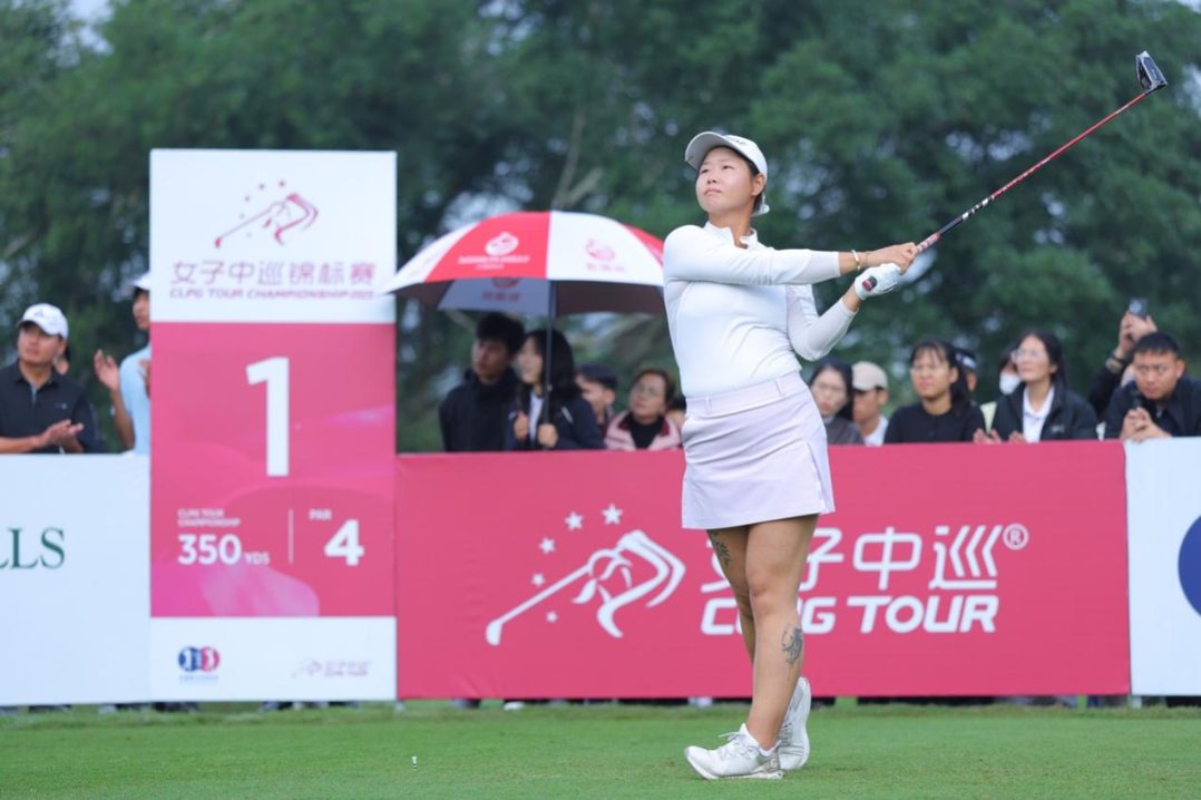 Amateur and veteran pro share early lead at CLPG Tour Championship