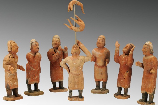 Ancient pottery figurines capture thrill of acrobatics