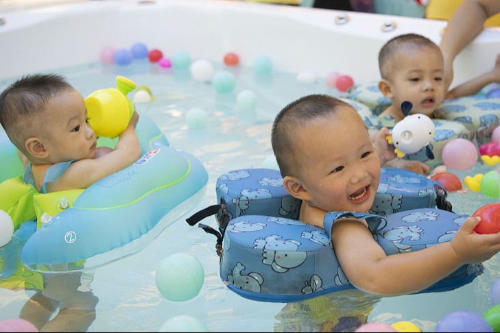 Lawmakers review draft law to expand childcare services