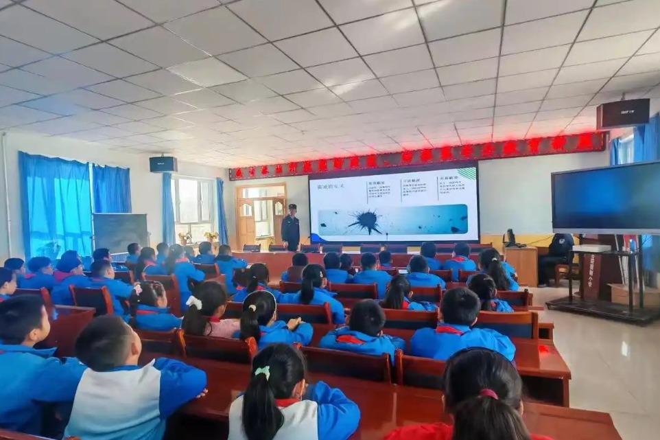 China's primary school population peaks, middle school to follow