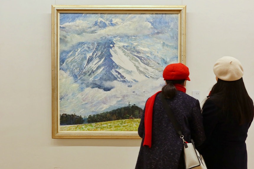 Retrospective celebrates vivid colors and calligraphic strokes