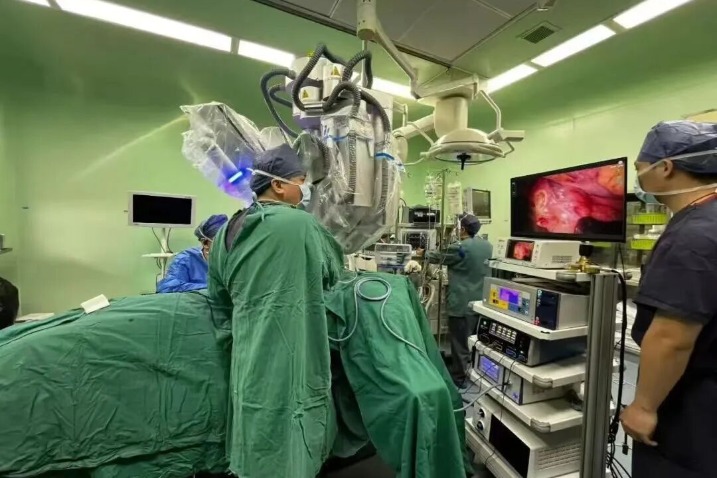 Breakthrough Surgery Marks Success of Daxing's Single-Port Robotic System