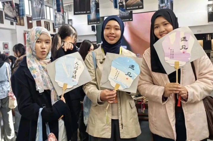 ASEAN schools visit Guiyang Vocational and Technical College