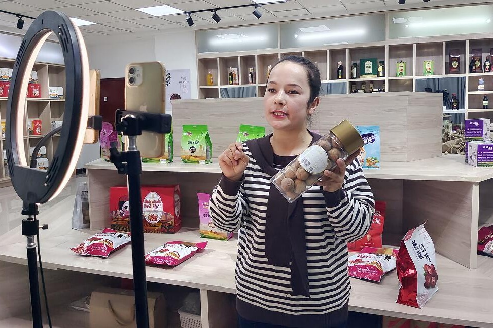 China's Xinjiang nears full e-commerce coverage in rural areas