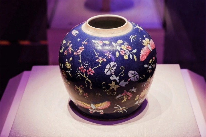 Hainan exhibition presents a world of auspicious motifs in Chinese culture