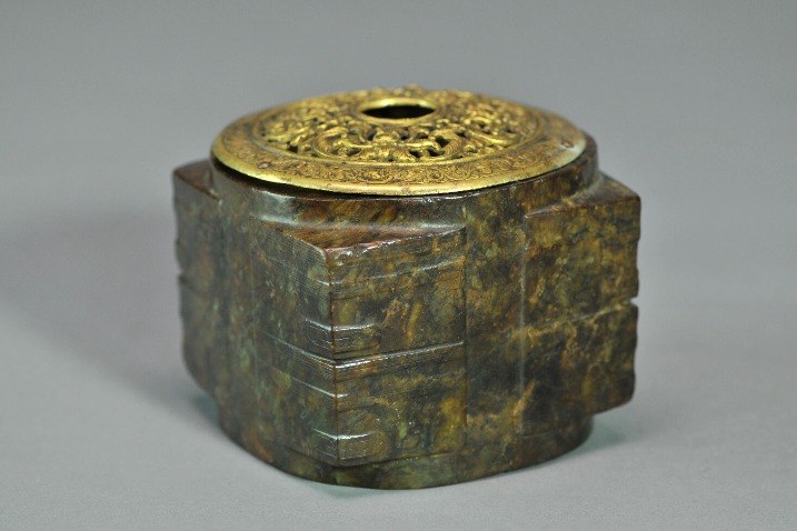 Yangzhou exhibition sheds light on eternal brilliance of jade