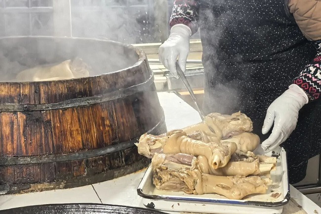Aroma of mutton warms winter nights