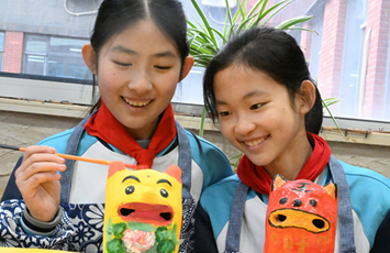 Vibrant clay tiger craft from Jimo finds new life in classrooms