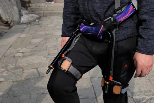 Exoskeletons take visitors to top of Taishan Mountain