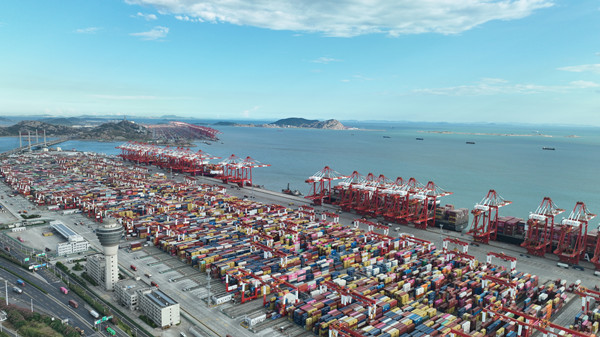 Yangshan Deep Water Port sets new record with 28.7 million TEUs