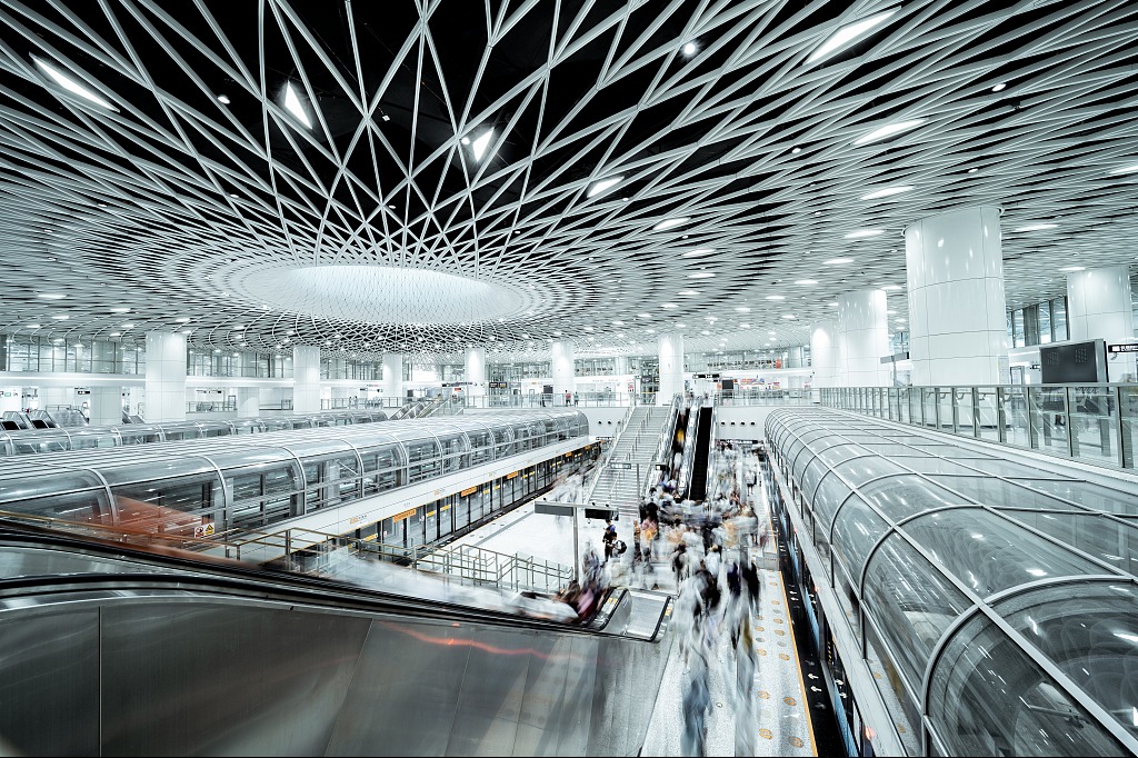 Shenzhen leads China's megacities in commuting efficiency