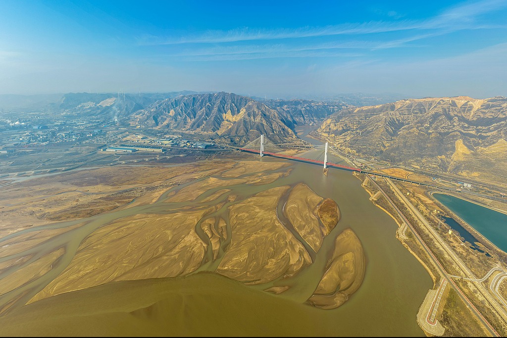 Eco report shows both progress and risks