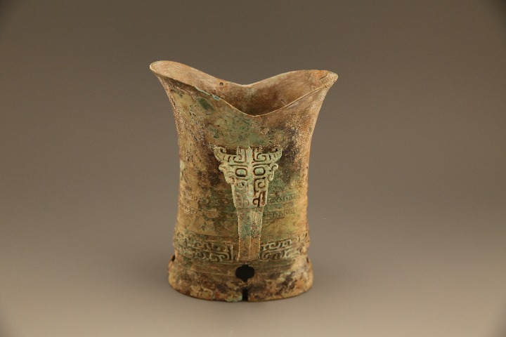 Uniquely-shaped bronze vessel from Panlongcheng site