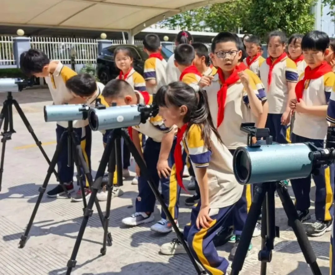 Rugao telescope maker brings wonders of astronomy closer to the public