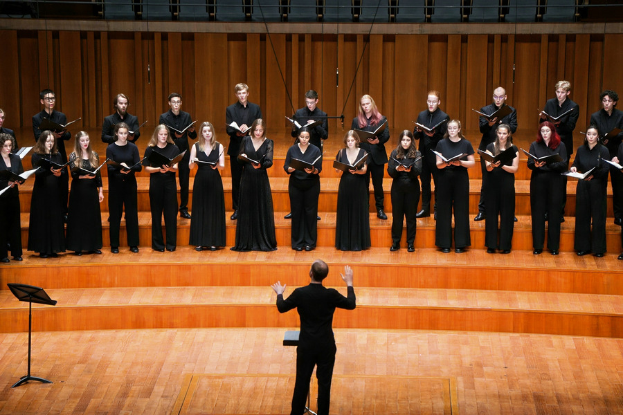 Music bridges cultures at global chorus festival in Beijing