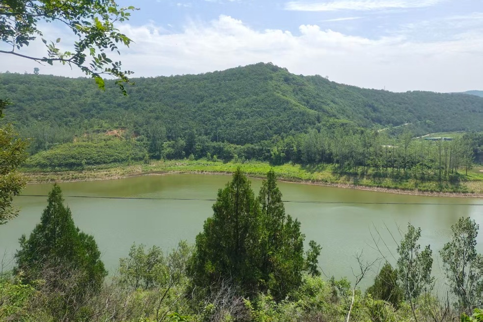 China launches campaign to clean up polluted waters near communities