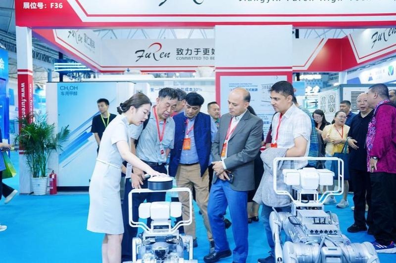 China's foreign trade surges 16.9% in H1