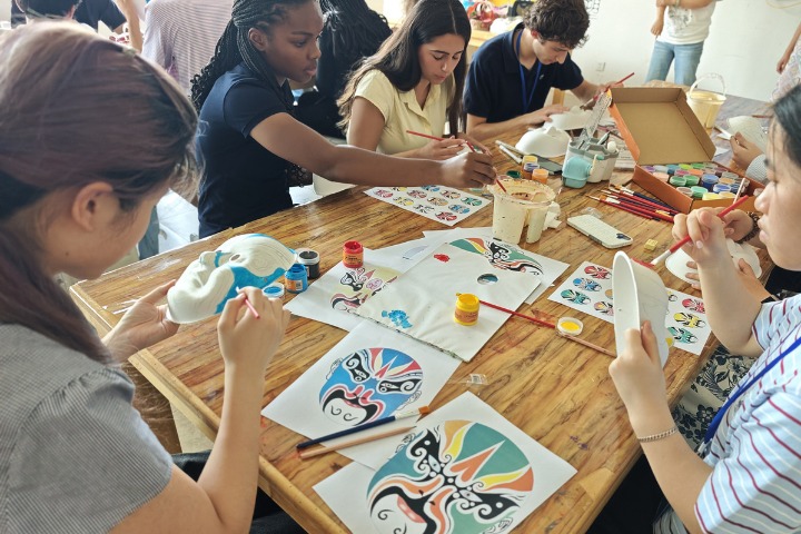 Thirty-six US teenagers begin four-day cultural tour of Shanxi