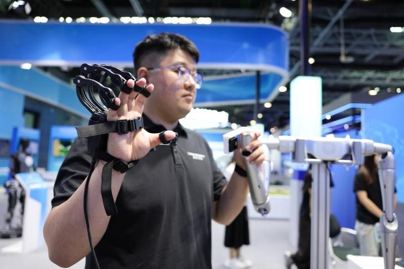 Beijing's GDP up 5.4% in H1 with boost from AI, robots
