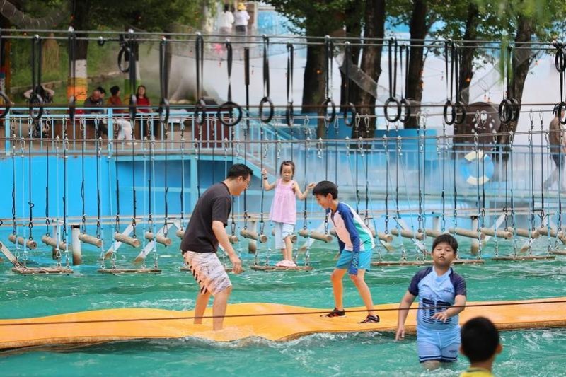 China unveils measures to improve domestic services sector and boost consumption
