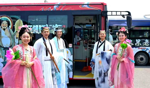 'Eight Immortals' themed bus route debuts in Yantai