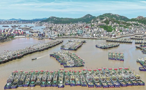 Typhoon Dolphin threatens Zhejiang