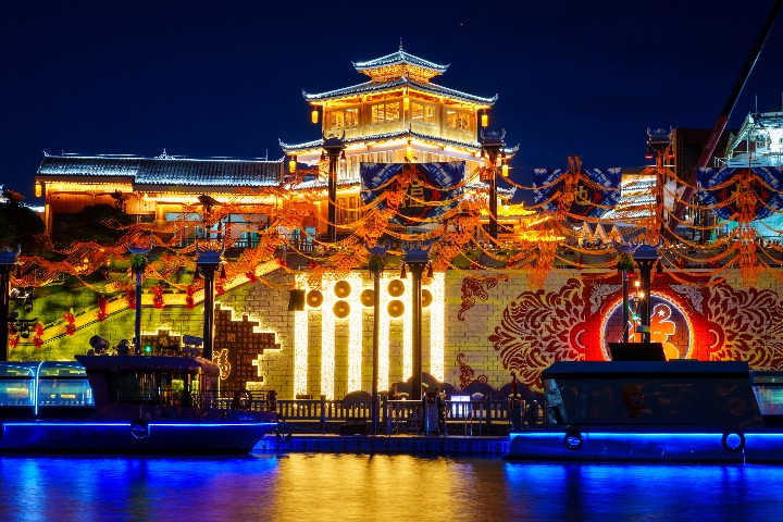 Yushuwan Block in Hunan: Experience Dong culture after dark
