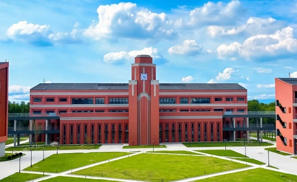 Two new high schools open in Xinwu